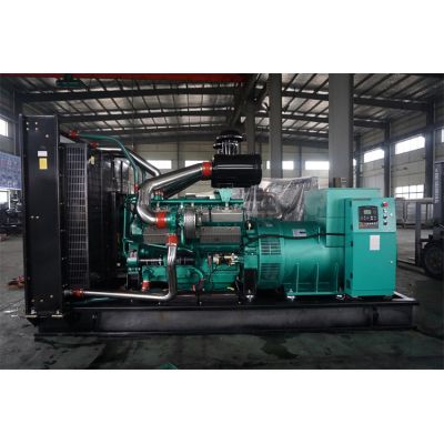 500kw乾能柴油發(fā)電機組-乾能12缸柴油機QN27G755D2柴油發(fā)電機組,缸徑/行程：135/155mm,柴油發(fā)電機組水冷發(fā)動(dòng)機功率550KW,柴油發(fā)電機組配套馬拉松斯坦福發(fā)電機。廠(chǎng)價(jià)直銷(xiāo)歡迎選購：13773399855。
